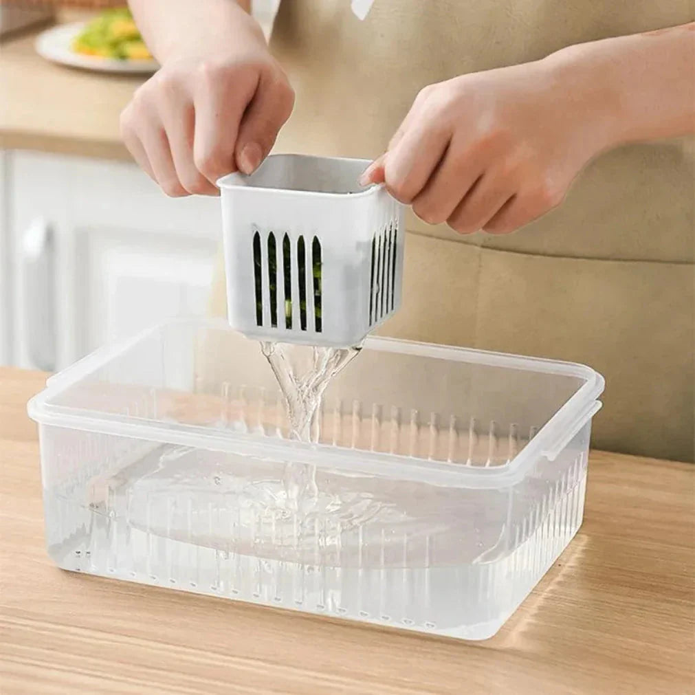Moisture Control Refrigerator Storage Container with Stackable Tray
