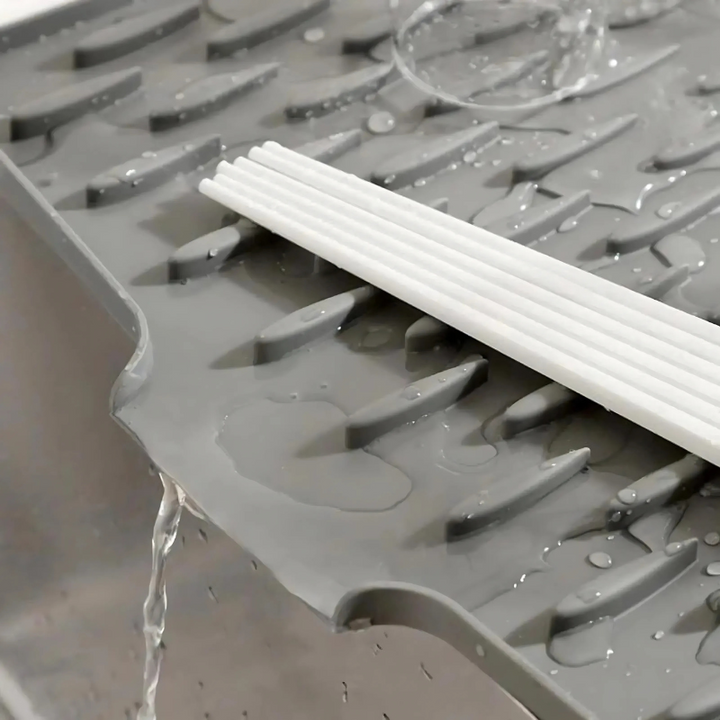 Multifunctional Silicone Heat Resistant Mat for Drying and Protection