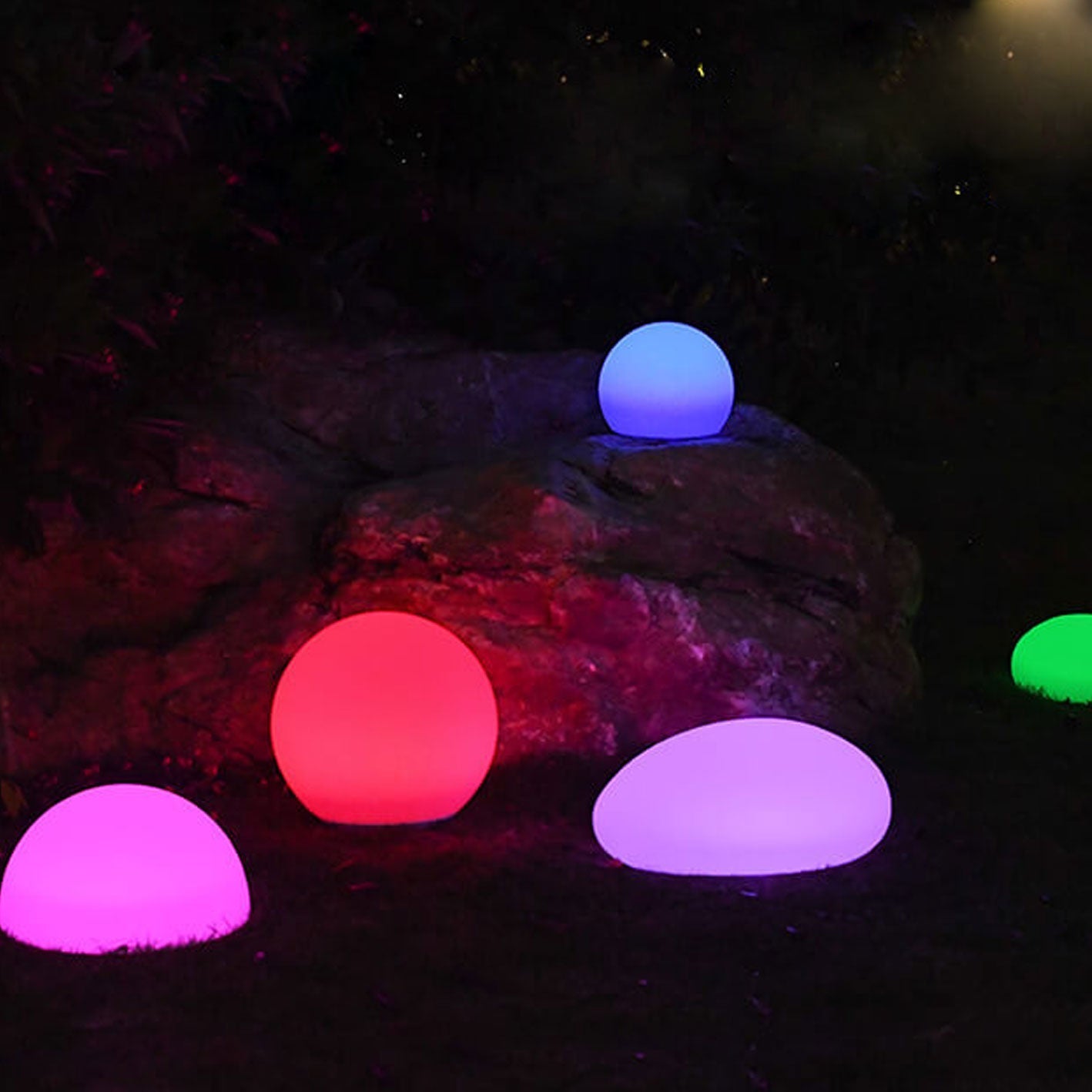 Solar Waterproof PE Spherical LED Lawn Light For Outdoor