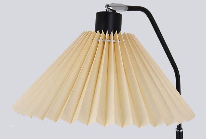 Minimalist Fabric Pleated Shade Floor Lamp 1-Light Standing Light