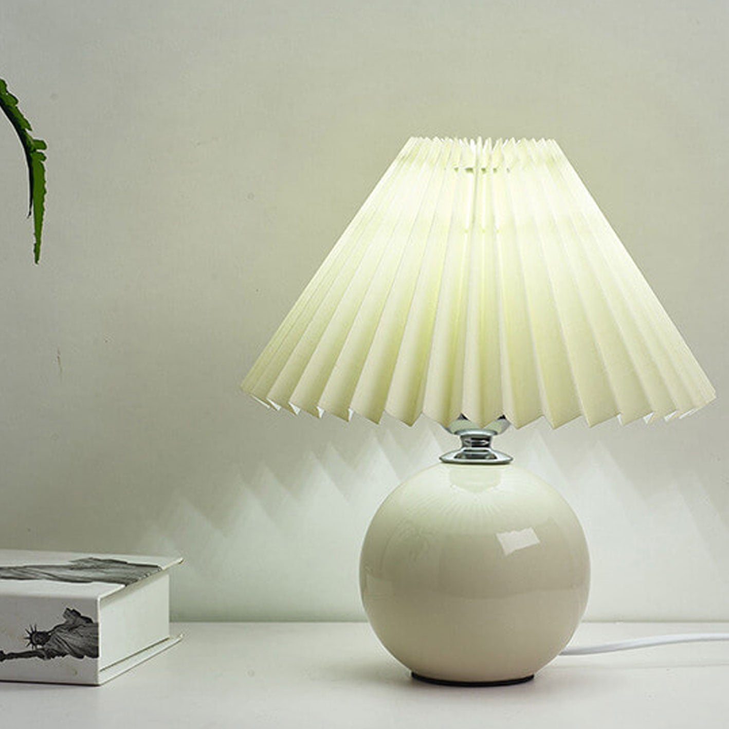 Nordic Minimalist Ceramic Table Lamp Pleated Shade 1-Light