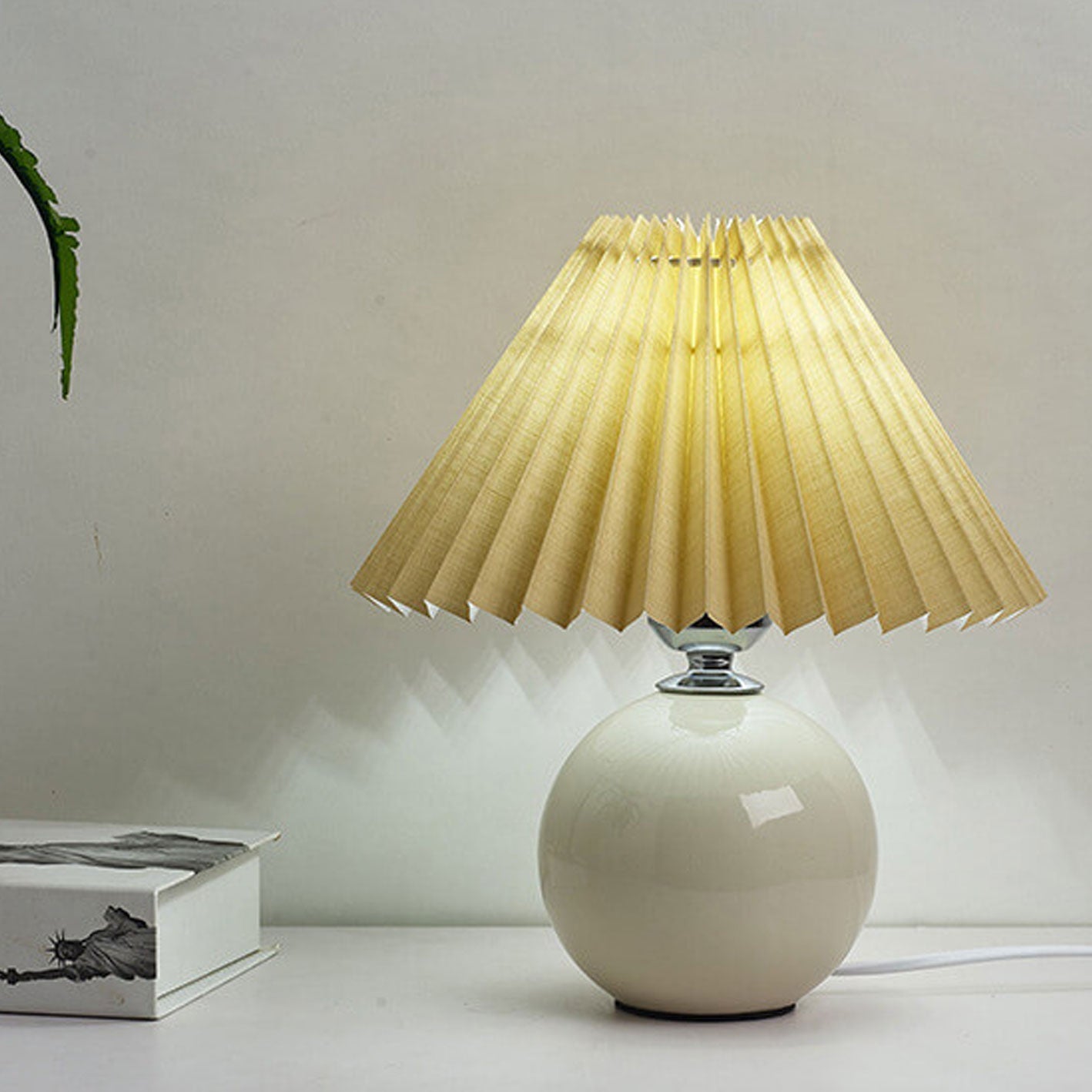 Nordic Minimalist Ceramic Table Lamp Pleated Shade 1-Light