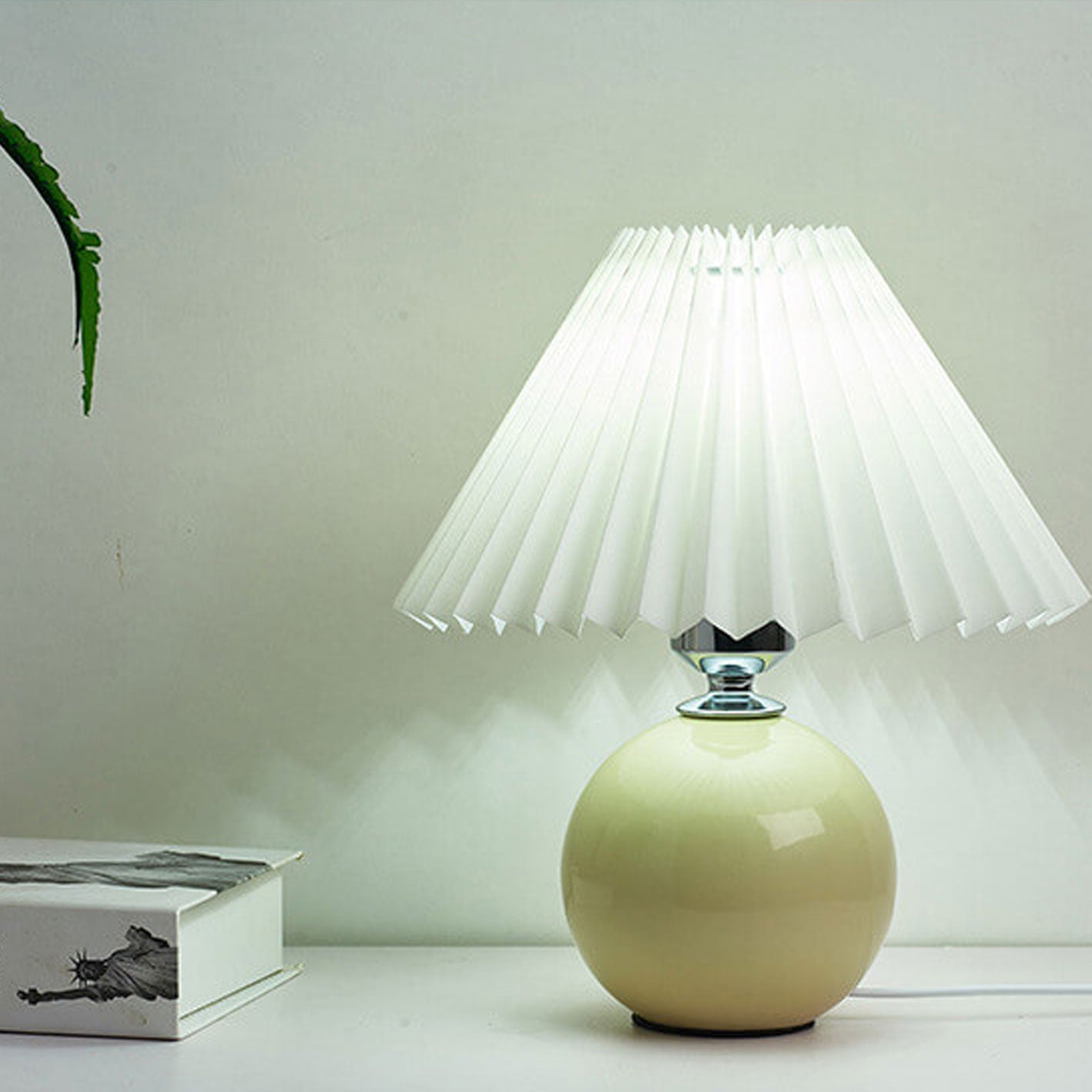 Nordic Minimalist Ceramic Table Lamp Pleated Shade 1-Light
