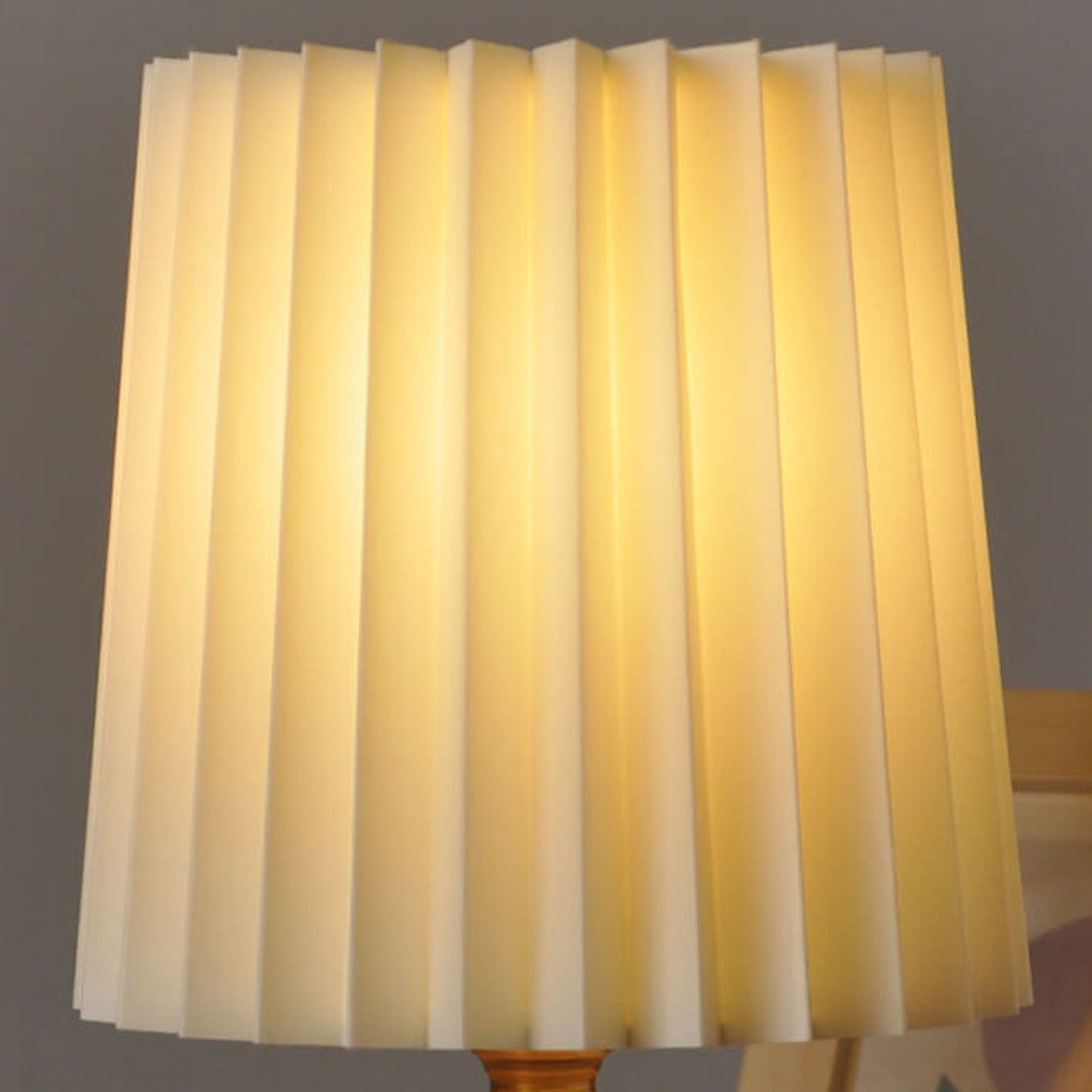 Vintage Korean Pleated Table Lamp Solid Wood Base 1-Light Column Lamp