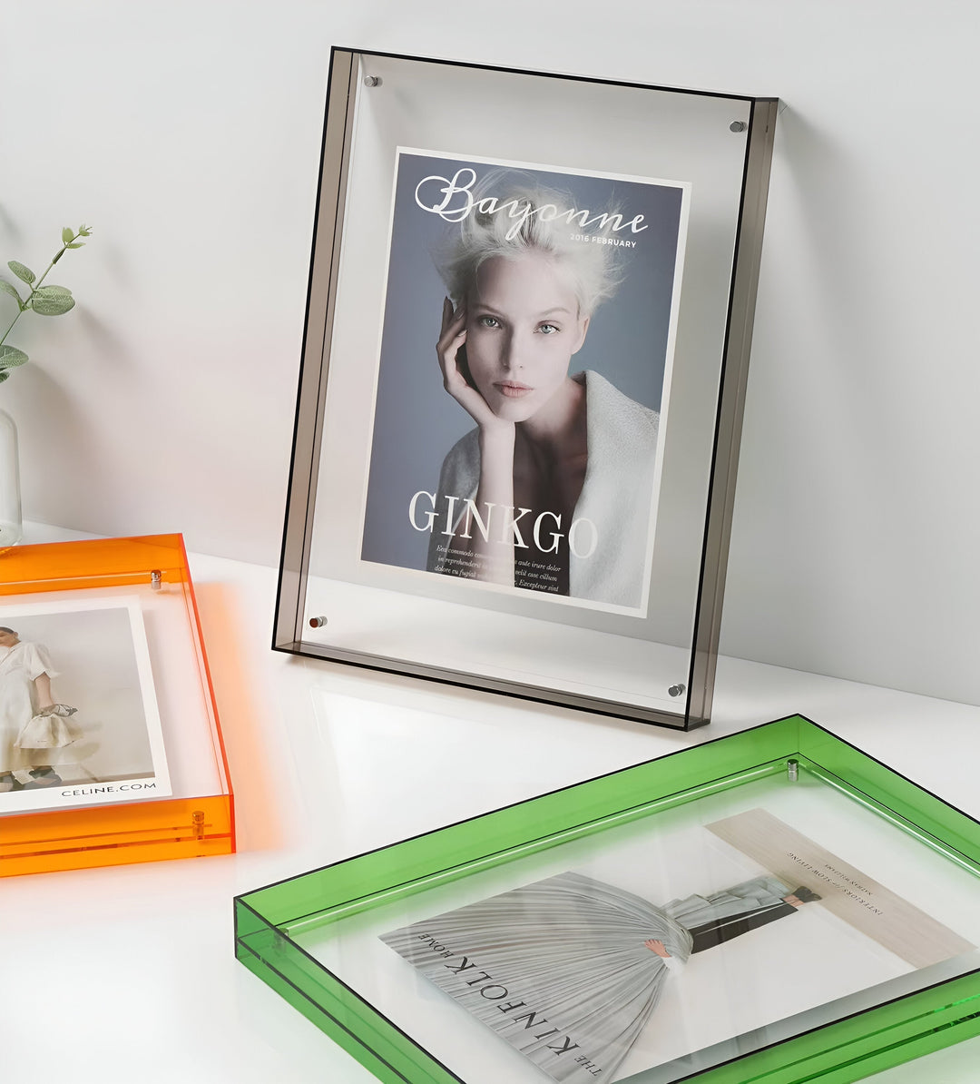 Modern Minimalist Acrylic Photo Frame for Stylish Display