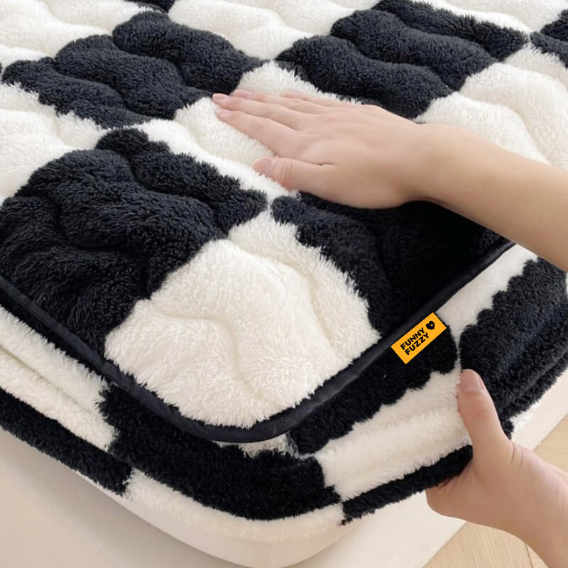 Milk Velvet Checked Fitted Sheet Mattress Cover for Cozy Bedding-Orizon Depot