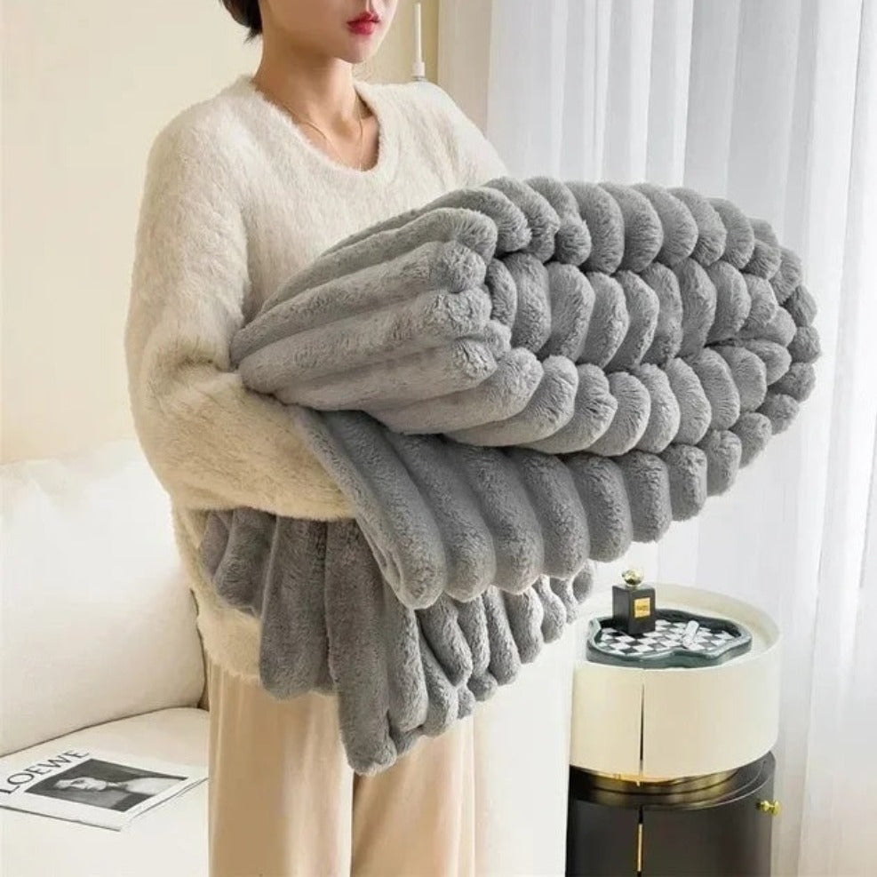 Cozy Striped Plush Blanket for Home Use - Indoor & Outdoor Use
