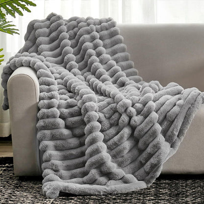 Cozy Striped Plush Blanket for Home Use - Indoor & Outdoor Use