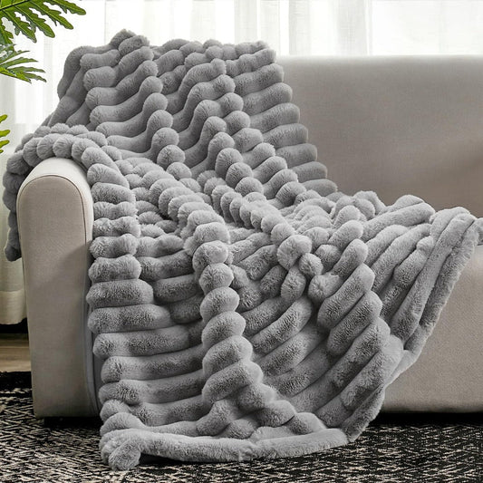 Cozy Striped Plush Blanket for Home Use - Indoor & Outdoor Use