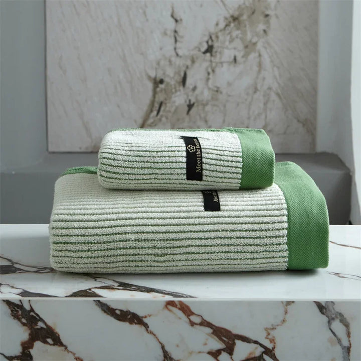 Luxurious Organic Cotton Bath Towel - Soft and Absorbent Design-Orizon Depot