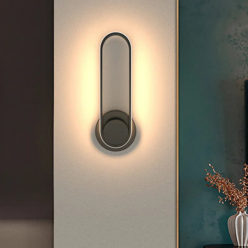 Contemporary LED Wall Light | 330° Rotating Aluminum Fixture