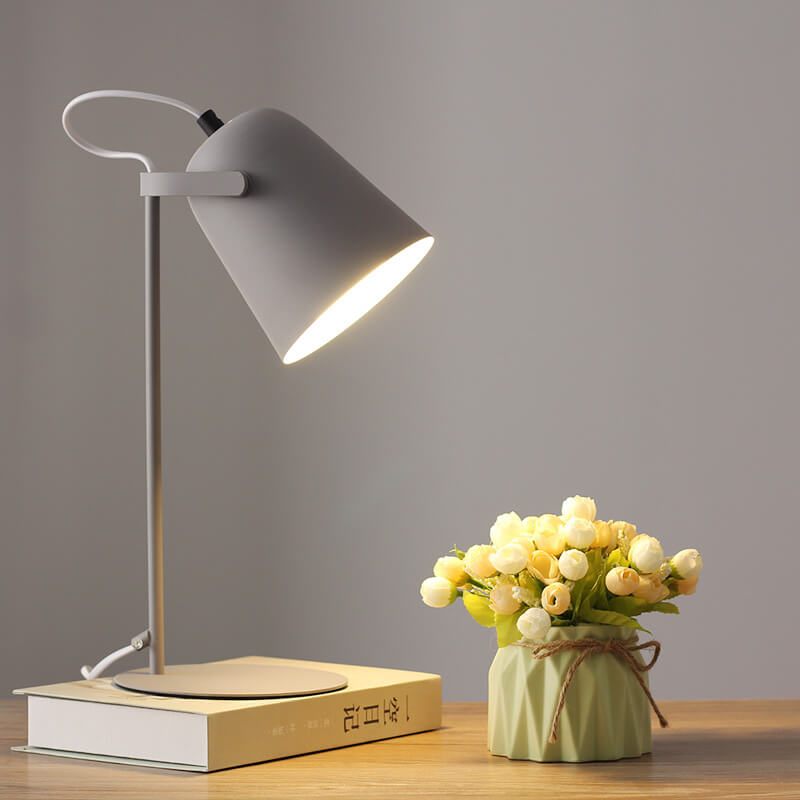 Nordic Style Macaron Color Creative Iron Bucket 1-Light Table Lamp