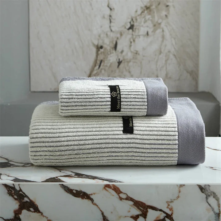 Luxurious Organic Cotton Bath Towel - Soft and Absorbent Design-Orizon Depot