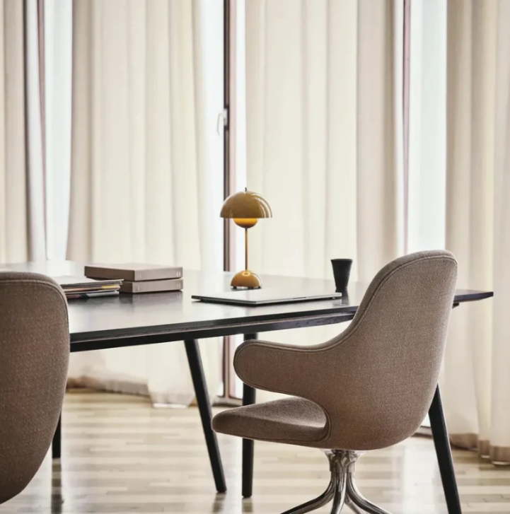 Scandinavian Design Modern Touch Table Lamp for Home Decor
