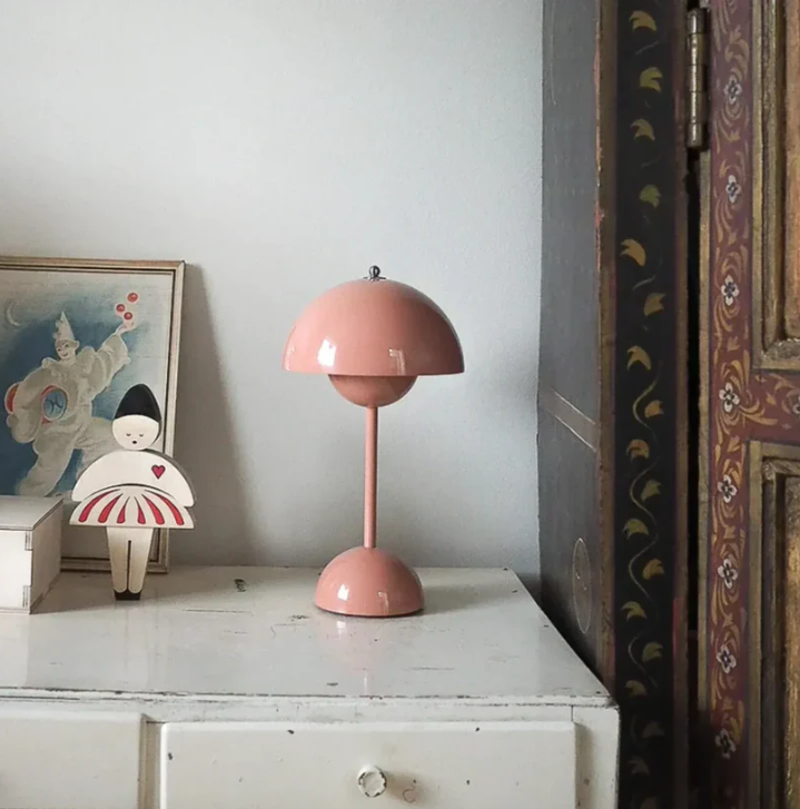 Scandinavian Design Modern Touch Table Lamp for Home Decor