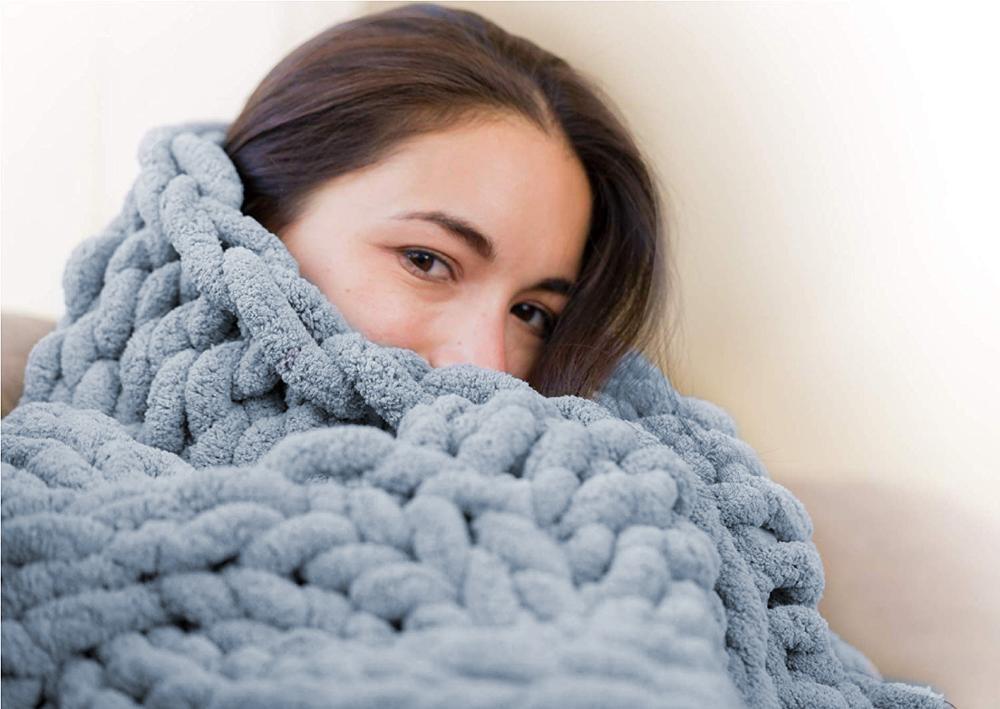 Cozy Thick Woven Blanket for Sofa and Bed - Indoor & Outdoor Use
