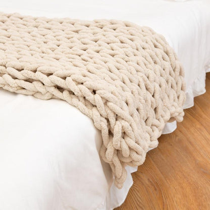 Cozy Thick Woven Blanket for Sofa and Bed - Indoor & Outdoor Use
