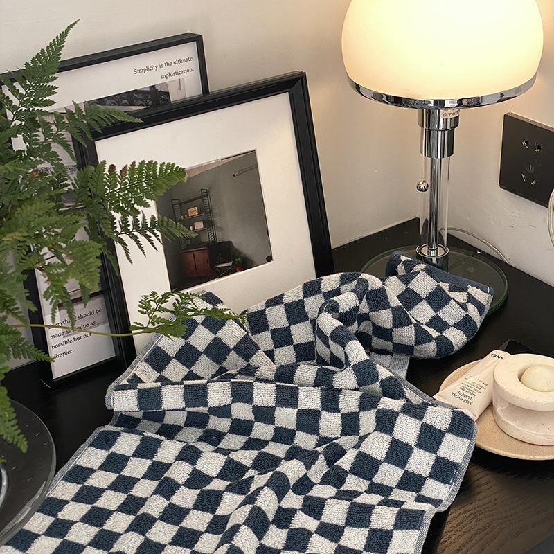 Classic Checkerboard Towel Set - Stylish and Absorbent Towels-Orizon Depot
