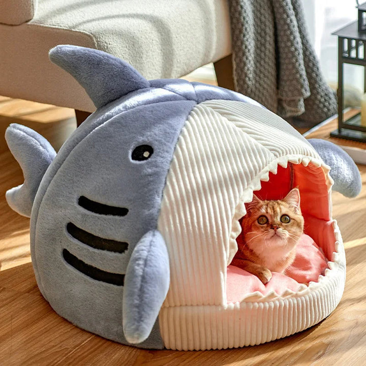 Shark-Shaped Pet Cave Bed for Dogs and Cats (40x40x32cm)