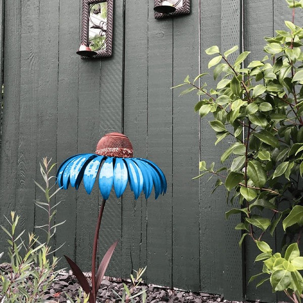 SEO Title: Coneflower-Shaped Bird Feeder for Backyard Birdwatching