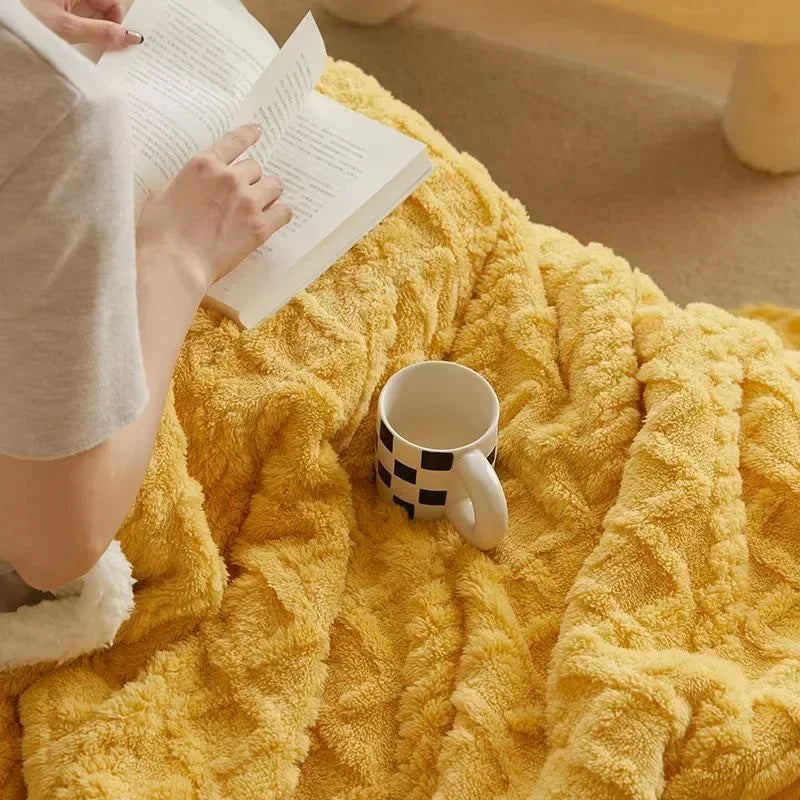Cozy Thick Lambswool Blanket – Perfect for Winter Evenings