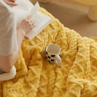 Cozy Thick Lambswool Blanket – Perfect for Winter Evenings