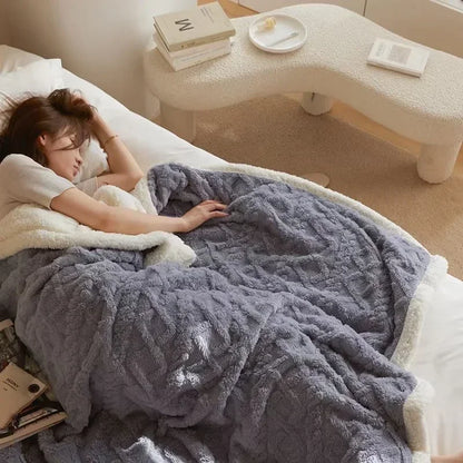 Cozy Thick Lambswool Blanket – Perfect for Winter Evenings