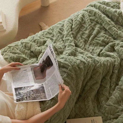 Cozy Thick Lambswool Blanket – Perfect for Winter Evenings