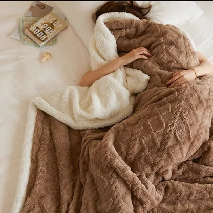 Cozy Thick Lambswool Blanket – Perfect for Winter Evenings