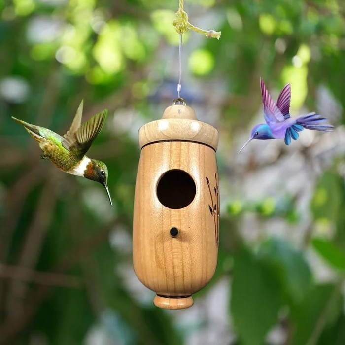 Wooden Hummingbird House - Perfect Gift for Nature Enthusiasts