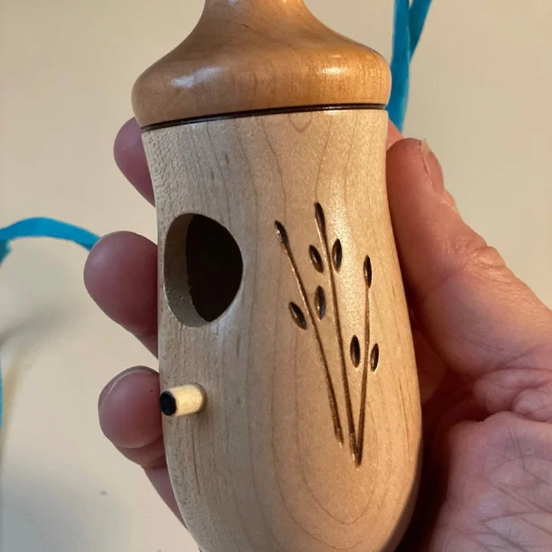 Wooden Hummingbird House - Perfect Gift for Nature Enthusiasts