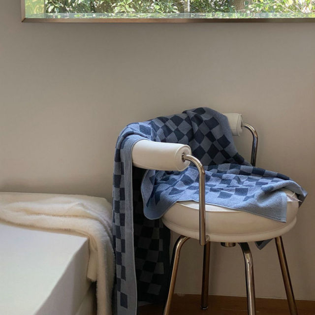 Retro Cotton Bath Towel - Soft, Absorbent, and Stylish Design-Orizon Depot
