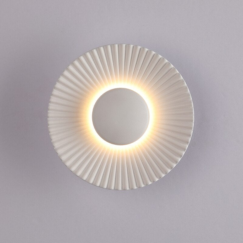 Modern Metallic Sun Design Wall Lamp